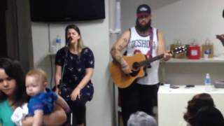 Laura Souguellis - Em teus braços | Encontro acústico em Salvador