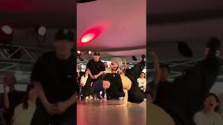 Crazy signature move by #bboyIssin #japanbboy