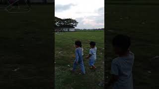 Sheva 4 tahun, dek Zayyan 1 tahunan, dek Melvin 3tahun mainan bola di lapangan #kids