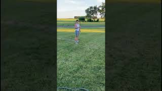 doesn’t even know how to use a baseball bat #comedy #golf #viralvideo