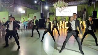 Quinceanera Chambelanes show 15