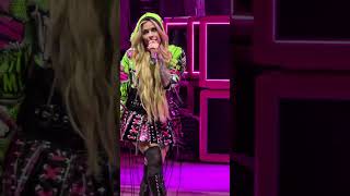 Girlfriend - Avril Lavigne Opening in Greatest Hits Tour 2024