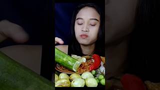 MAKAN LALAPAN TIMUN PAKE SAMBAL #shorts #mukbang #video