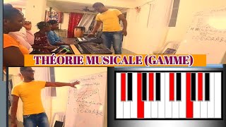 THÉORIE MUSICALE (GAMME). ÉTUDIEZ AVEC NOUS DANS 26 MINUTES.