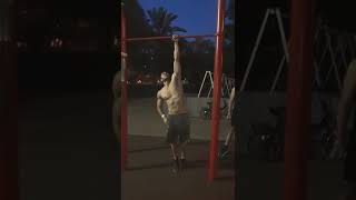 one arm pull up with hand in pocket 😱💪#shorts #calisthenics #motivation