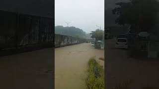 Banjir...gak habis2x, pertanda apa ini