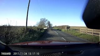 Dash Cam 2017 11 24 - Driver misjudges corner and damages trailer