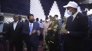 Madadaxweyne Farmaajo ka hadley xuska Afaraad ee qiimaha Af Soomaaliga .