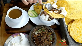 Almuerzo Con Tortillas Amarillas