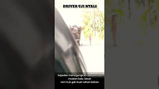 🔴Viral !! driver uji nyali muatan batu besar hampir rem truk gak kuat nahan