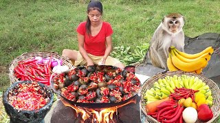 Survival Food Catching and cooking snails for jungle yummy Food