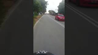 pemandangan sekitar jalan di kampung daerah kuale di hari pilihan raya..