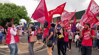 Vigília permanente em frente à Câmara dos Deputados segue até a derrota da PEC 32