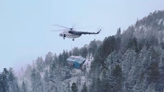 Установка горного приюта "Барыня" вертолётом