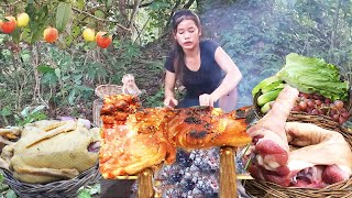 WOW Pig head spicy roasted so Delicious food - Survival cooking in forest