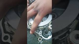 Hero' bike clute plate change #machine #automobileengine #sports #viralshorts