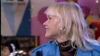 Xuxa cantando um pouco de "Vamos em Frente" - Xuxa park 27/9/1997