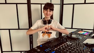 WTF DJ'S ACTUALLY DO... DJ GABI TECH HOUSE MIX 2024 🥳