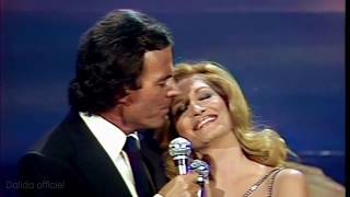 La vie en rose  Dalida Julio Iglesias [Clip Officiel] 1981 / Dalida Officiel