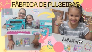 FÁBRICA DE PULSEIRAS DA LULUCA 🐼LELÊ BRINCA MONTANDO PULSEIRAS COM PINGENTES*PASSO A PASSO DIVERTIDO