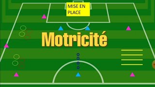 Motricité: comment s'échauffer  exercice de football avec ballon