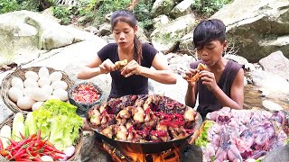 Pick egg and catch frog for survival food - Egg spicy cooking with frog, Eating delicious