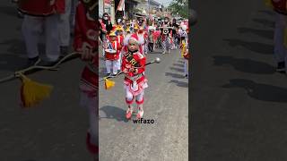 Drumband ra muslimat nu rowokembu timur di karnaval wonopringgo 2024 #marchingband #viral #shorts