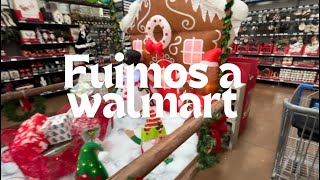 Mucha decoración de 🎄🎄en la Walmart