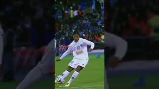 Ronaldinho amazing free kick 🎩😍 ، رونالدينيو مخافة مباشرة رائعة #shorts