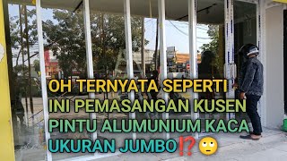 lanjut pembongkaran rolling door di ganti sama pintu kusen alumunium kaca..