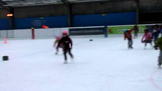 Océane 3eme cours de patins à glace