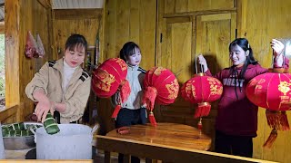 Wrap banh chung and decorate the house to celebrate Lunar New Year