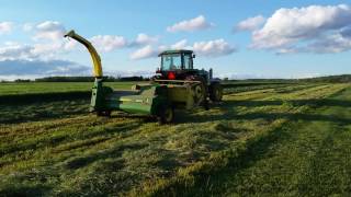 2016 chopping wheat John Deere 4250 John Deere 3970 pull type Chopper