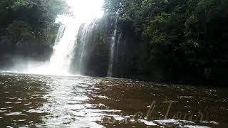 Relaksasi air terjun