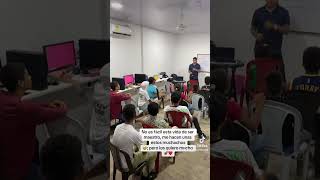 Profe mueranse o muerasen | estudiantes haciendo Tiktok son su profesor #viral #humor #profes