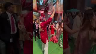 Ananya Panday’s FUN dance with Hardik Pandya during Anant Ambani & Radhika’s baraat 😍 #shorts