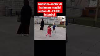 children playing with pigeons in the yard of al fatih mosque #shorts #viral #shortindonesia