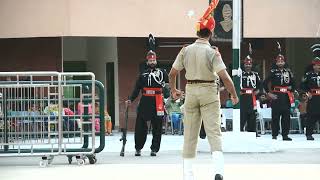 INDIAN BSF Vs PAKISTAN Rangers Parade Ceremony at Border #indianvspakarmyboderparade