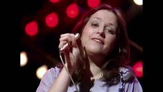 Tina Charles - Dr Love (Top Pops 06.01.1977) (Upscaled)