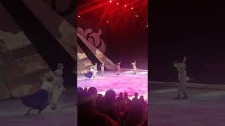 Mirabel & luisa sing "Surface Pressure", "Encanto" Disney On Ice