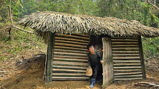 The orphan boy khai finished the wall of the bamboo house and started a new life