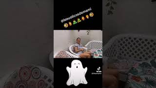 Del susto se le cae el móvil🤣#viral #humor #tiktok #comedia #chistoso #risa #susto #viraltiktok #ja