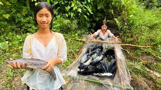 Orphan girl builds ancient fish traps to harvest fish for sale