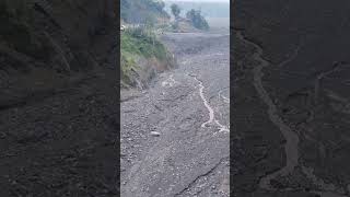 Sungai bekas kena erupsi gunung Semeru