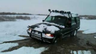 Land Rover Discovery & VW Touareg stuck in ice