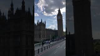 Every angle, a new discovery 📷 #westminsterbridge #parliamenthouse #london #walksandvisits #uk