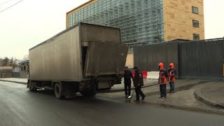 Images outside US embassy in Moscow ahead of expulsions