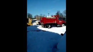 Freeport New York Blizzard Jan 2016 PLOW TRUCK STUCK !!! 20 INCHES Part 2 Rescued