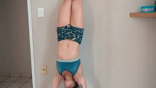 HANDSTAND HOLD