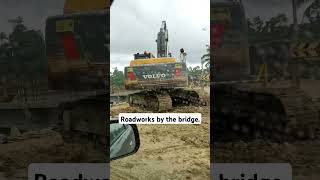 Roadworks by the bridge #shorts #viral #roadtrip #roadworks #youtubeshorts #youtubefeed #fyp